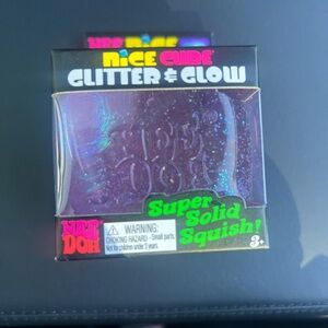Viral Nice Cube Glitter & Glow Super Solid Squish - Purple